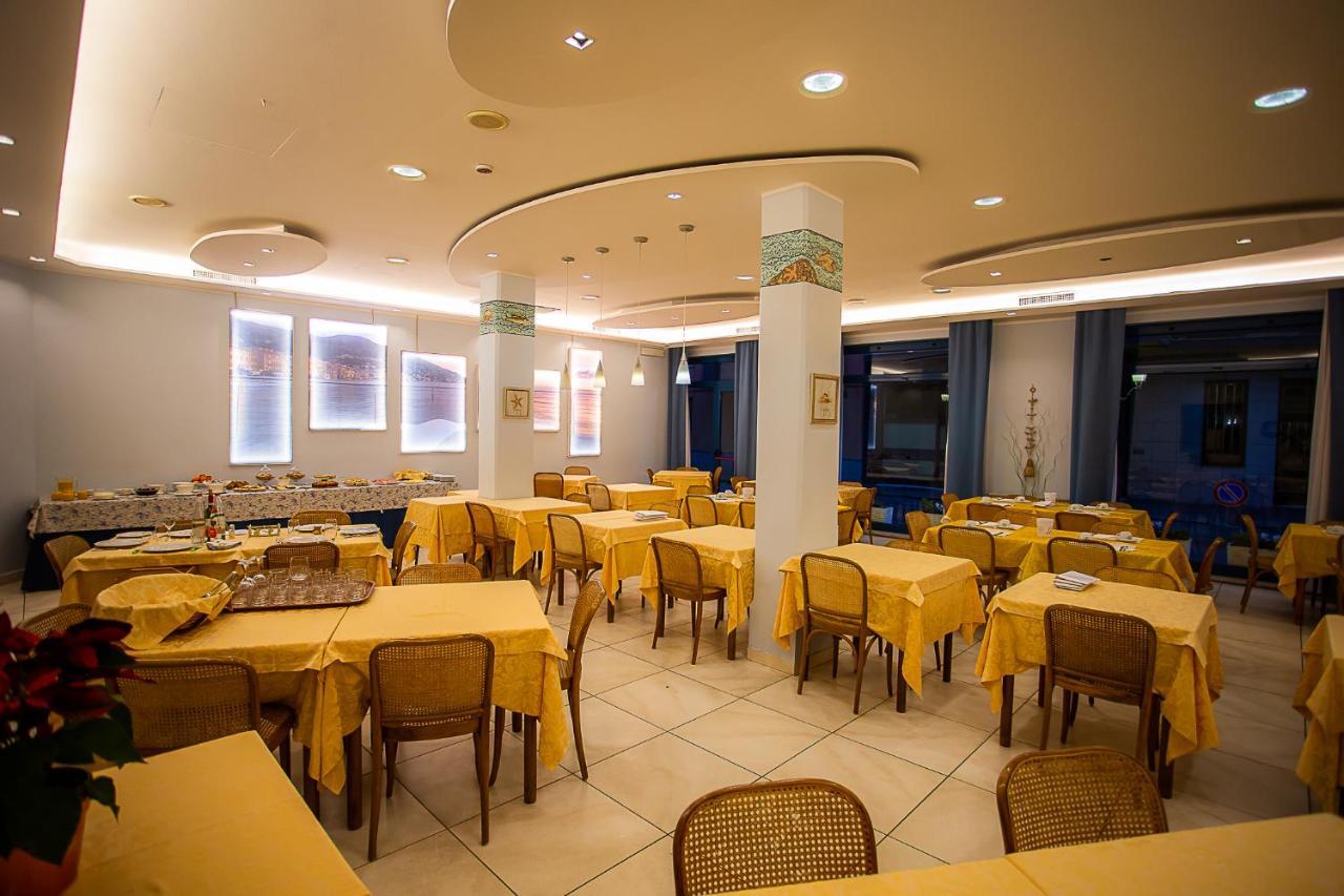 Hotel Nuovo Al Mare Alassio Extérieur photo